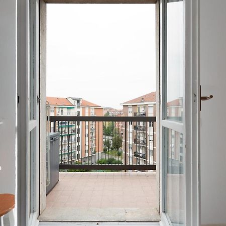 Apartment With Balcony -Bisceglie Red Line Subway Milaan Buitenkant foto